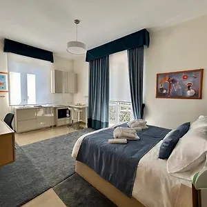 King's - Quiet And Refined In The Heart Of Milan